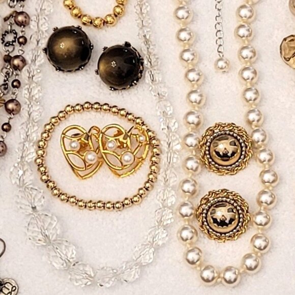 Gorgeous Grandmother Jewelry Lot - Picture 13 of 13